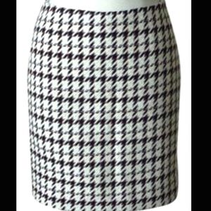 WHBM houndstooth mini skirt